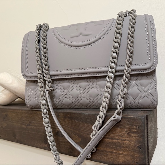 Tory Burch Handbags - Tory Burch Fleming Convertible Shoulder Bag